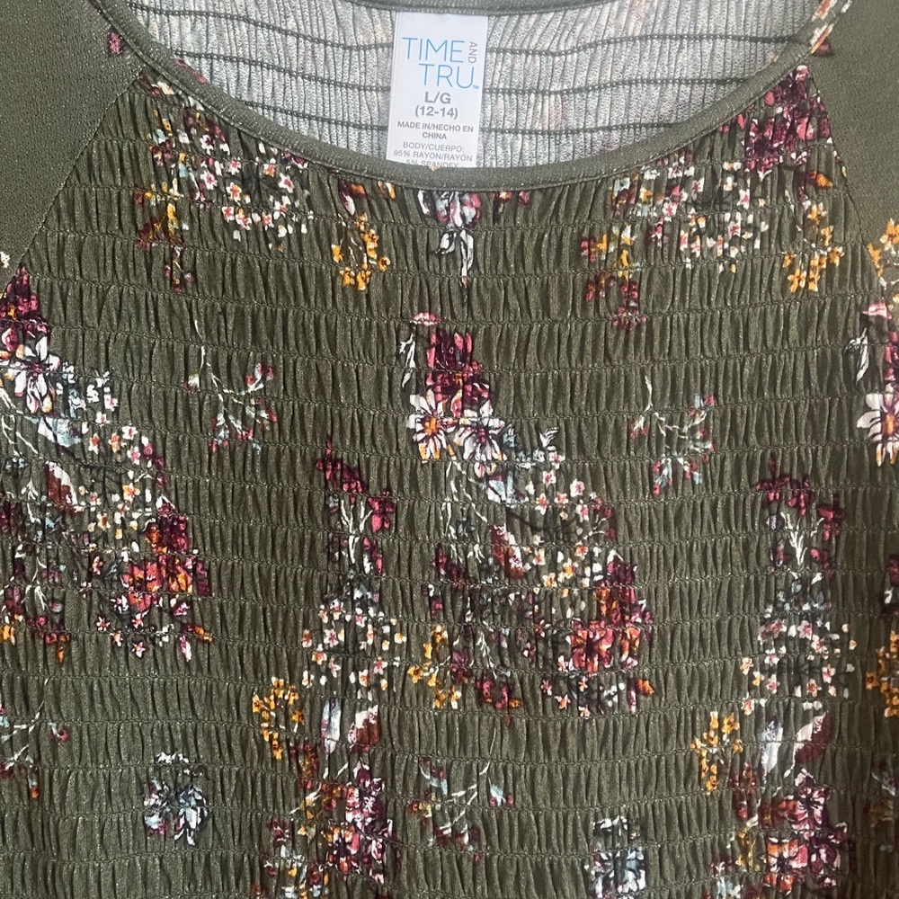 Ruched Top - Picture 3 of 9